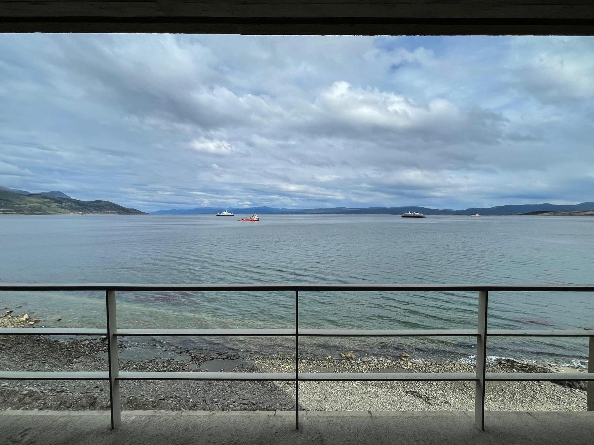 De La Costa * Ushuaia